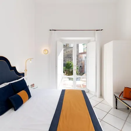 Amalfi Resort לינה וארוחת בוקר 4*