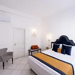 منتجع أمالفي هوليداي أمالفي