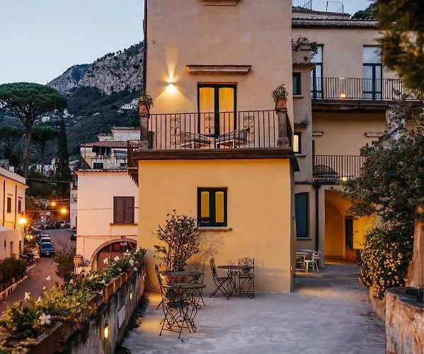 Amalfi Resort Bed and Breakfast 4*